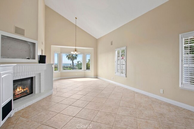 Building Photo - 2151 Camino Laurel