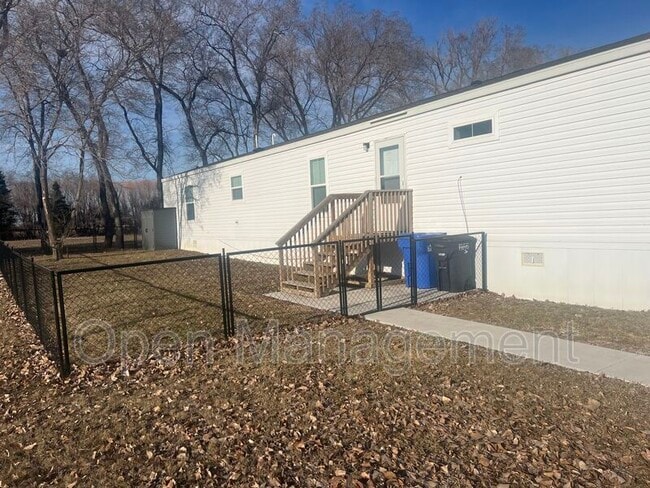 Building Photo - 18-1015 Gibraltor