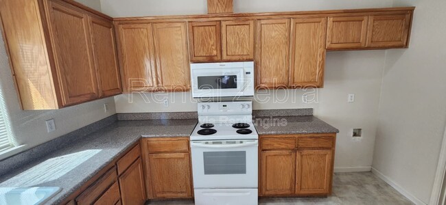 Building Photo - 3201 Bea Ct