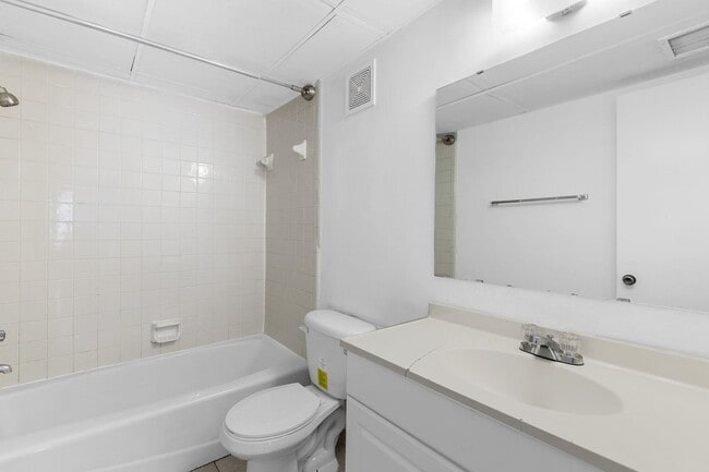 Interior Photo - Breezeway