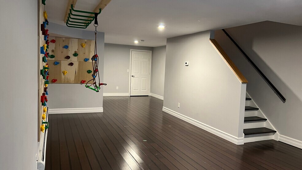 Building Photo - 201 Juniper Dr
