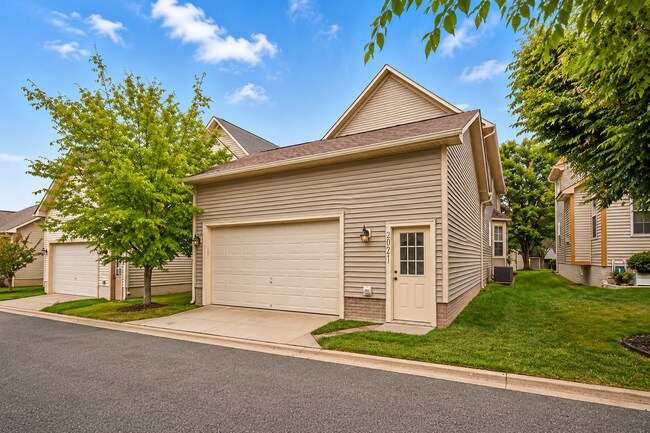 Building Photo - 3921 Braveheart Cir