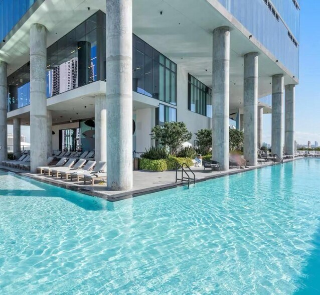 Primary Photo - 398 NE 5th St