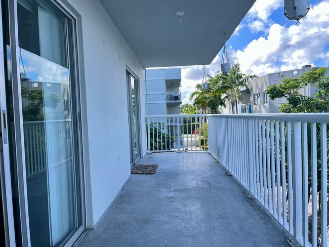 Building Photo - 3527 NE 168th St