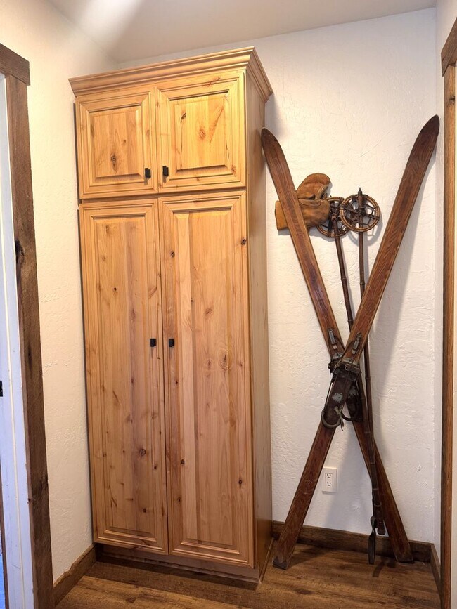 Building Photo - Charming 3-Bedroom, 2-Bath Home!