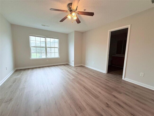 Building Photo - 259 Azalea Cir