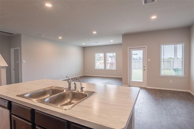 Building Photo - 21003 Seneca Willow Wy