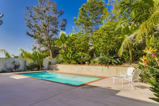 Building Photo - Gorgeous 4 Bedroom Santa Fe Hills Home With a Pool!