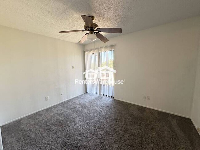 Building Photo - MOVE IN READY - DALLAS - 2BEDS 1BATH