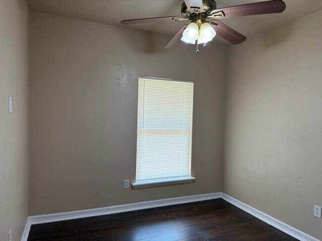 Building Photo - 9606 Shady Tree Ln