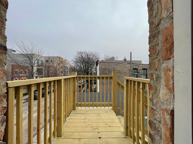 Building Photo - 2333 W Ohio St