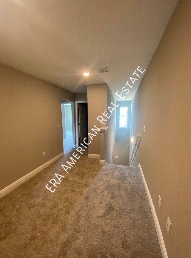 Building Photo - 1003 Skylark Rd