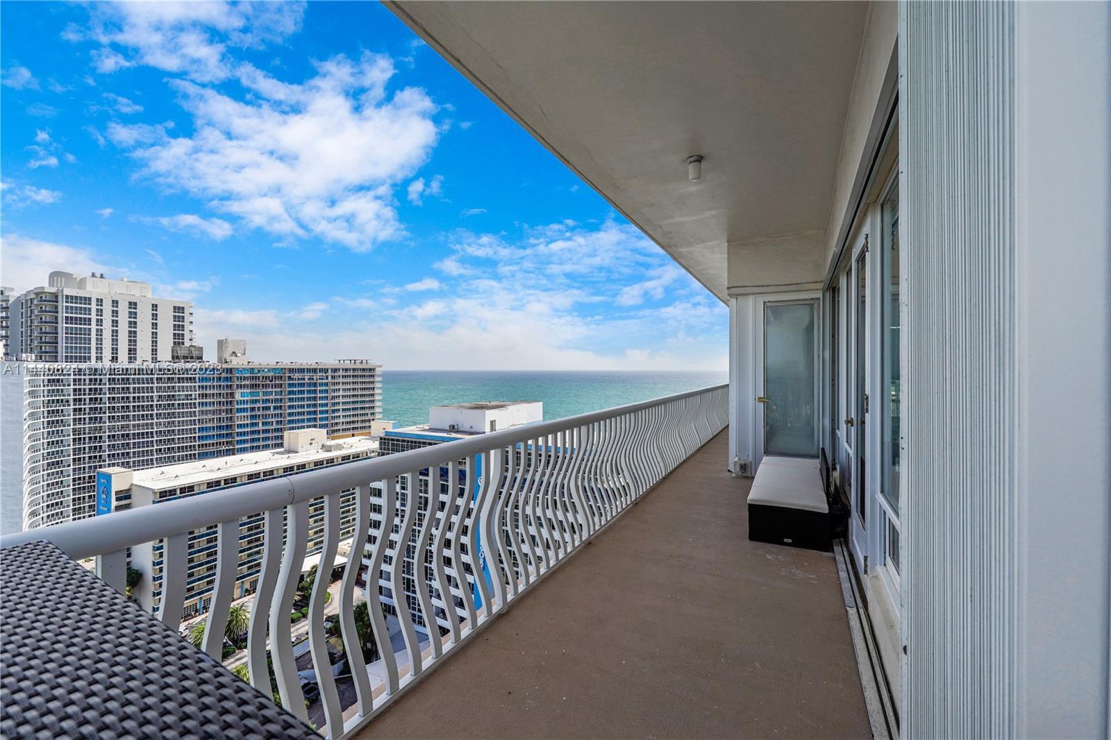 Building Photo - 4020 Galt Ocean Dr