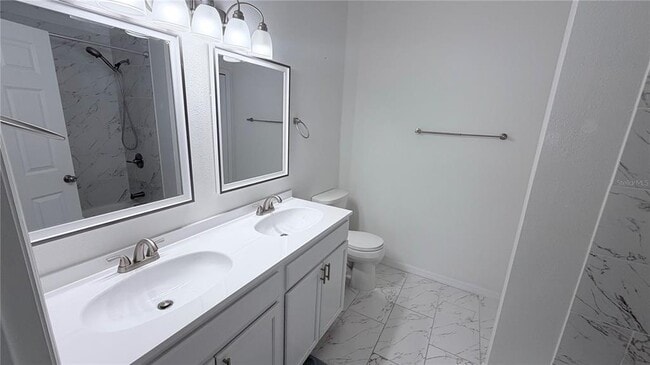 Building Photo - 456 Knollwood Dr