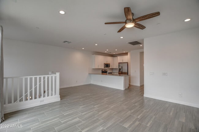 Building Photo - 4655 S Vapor