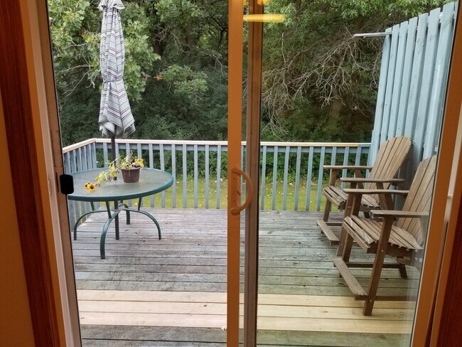 Building Photo - 220 Leighton Dr