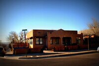 Building Photo - Beautiful 4 bedroom home