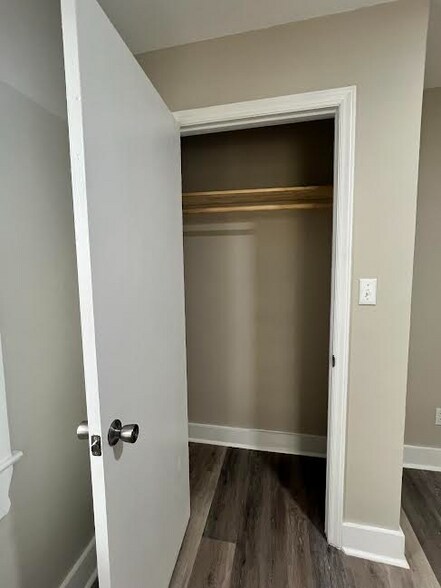 Building Photo - 381 Big Hill Rd