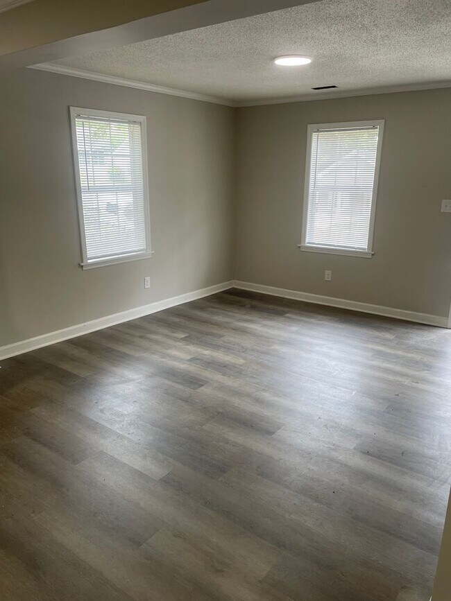 Building Photo - 2040 Thurmond St