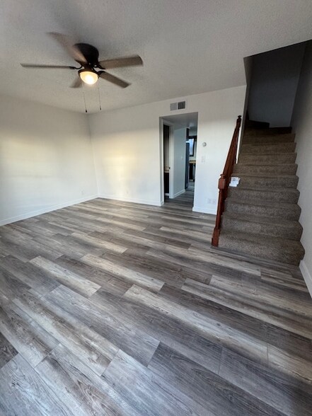 Primary Photo - 1252 Pleasant Valley Rd