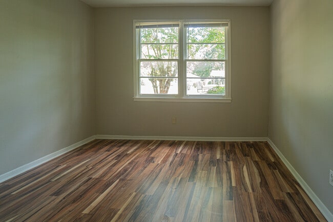 Building Photo - 3709 Dundale Rd