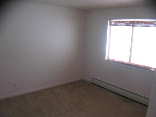 Building Photo - 127 W Cokedale Dr