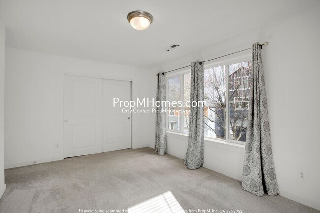 Building Photo - Spacious Bull Mountain 4 Bedroom Home - Huge Yard!