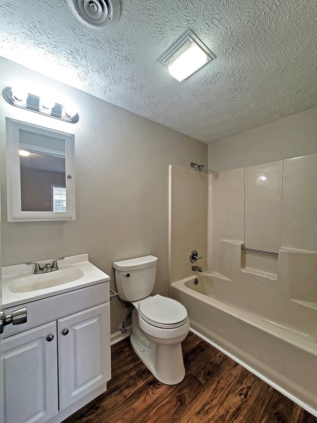 Building Photo - 316 Jones Ln