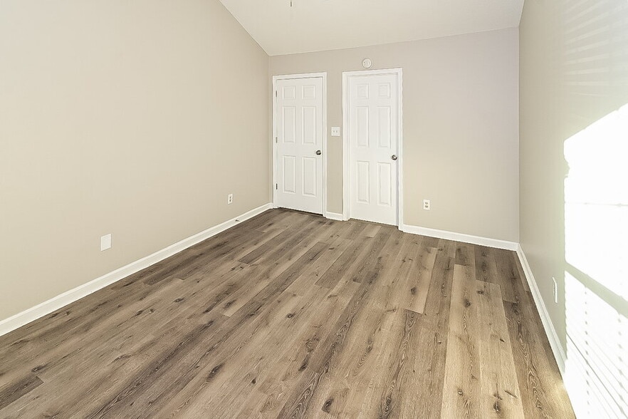 Building Photo - 9846 Riggan Dr