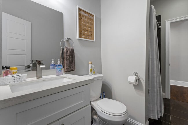 Building Photo - 134 Lee St