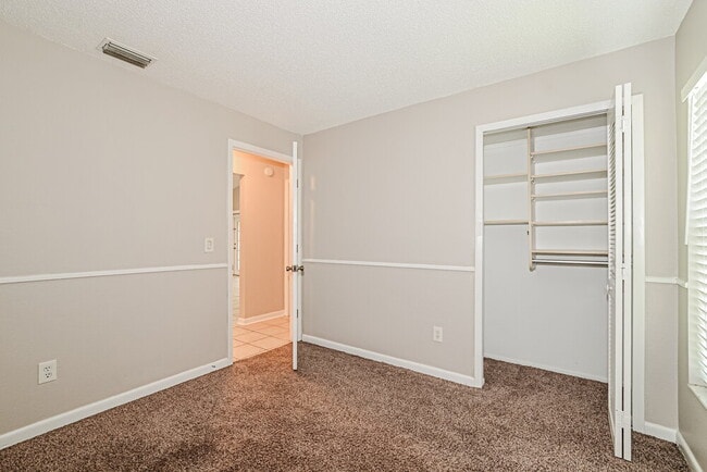 Building Photo - 1096 Manigan Ave