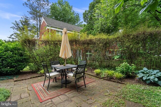 Building Photo - 3408 Martha Custis Dr