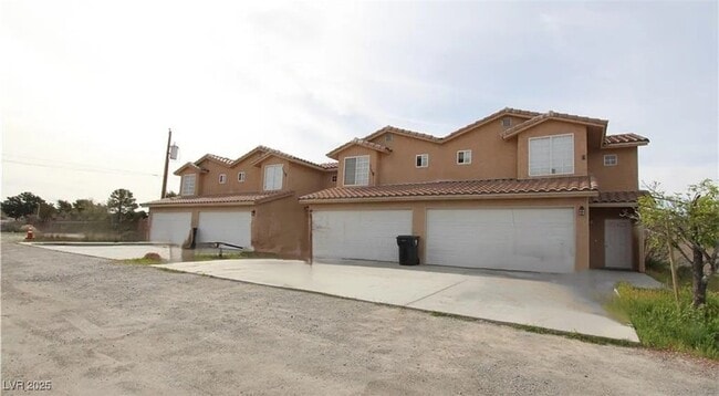 Building Photo - 1101 S Potro Ave