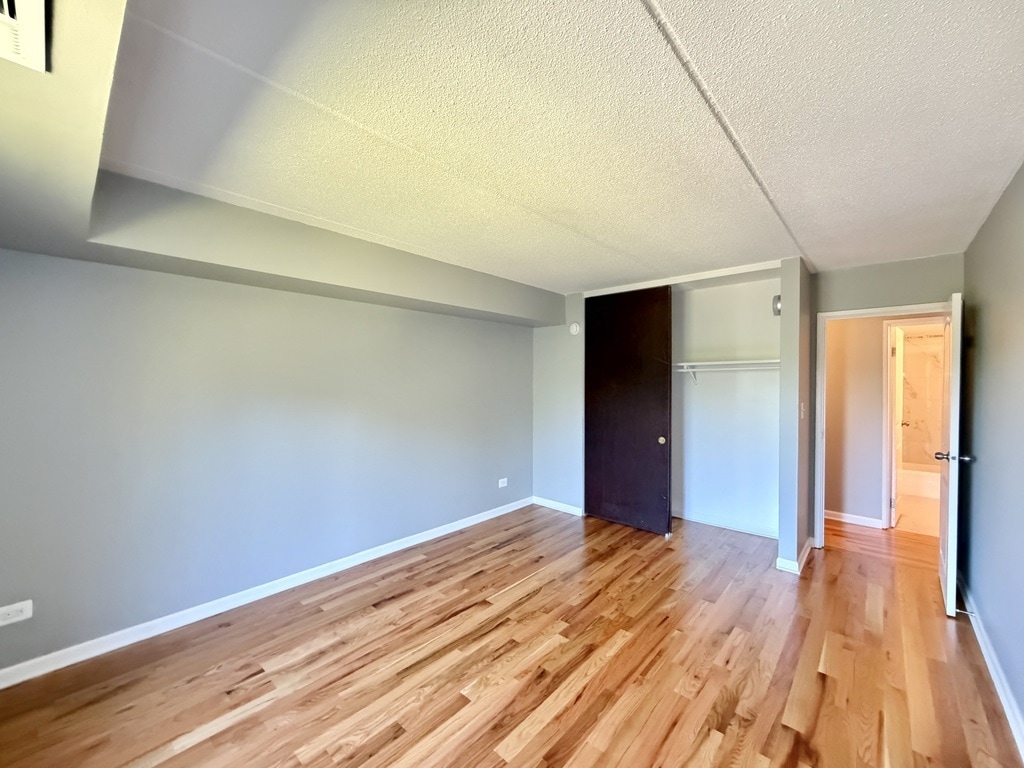 Building Photo - 525 N Quentin Rd