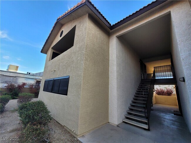 Primary Photo - 2451 N Rainbow Blvd