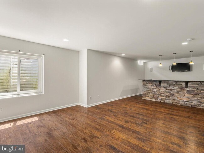 Building Photo - 209 N Caldwell Cir
