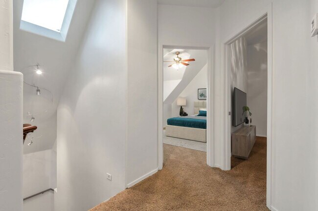 Building Photo - 2358 N 6th Ave