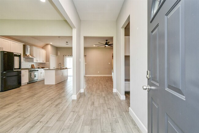 Building Photo - 1507 5th St