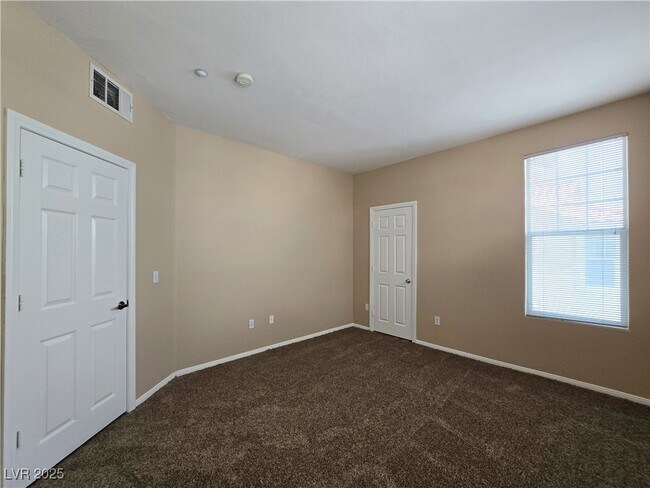 Building Photo - 5855 Valley Dr