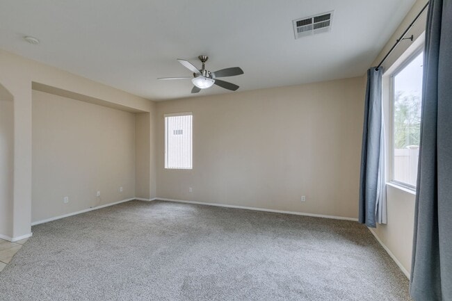 Building Photo - Beautiful 2-story home featuring 4 bedroom...