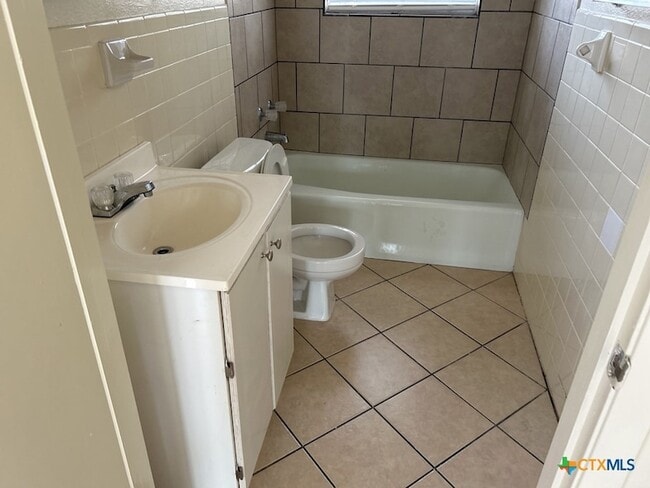 Building Photo - 804 Jefferis Ave