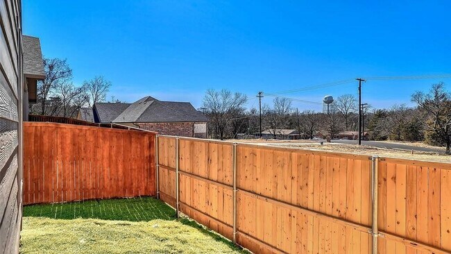 Building Photo - 1219 Bells Dr