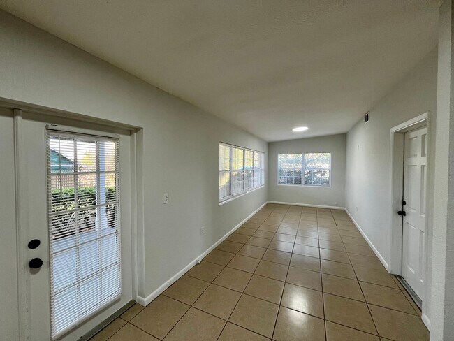 Building Photo - 3/2 in great Conway location