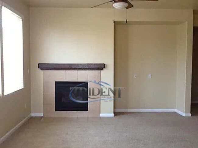 Building Photo - 5 bedrooms 3 baths and a bonus room loft