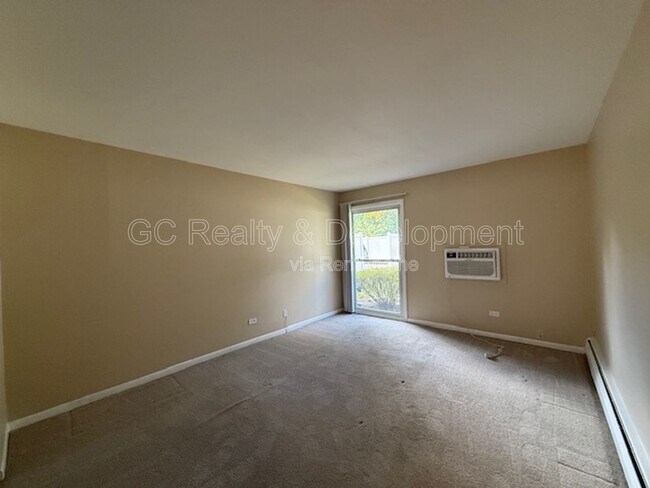 Building Photo - 268 N Carter St