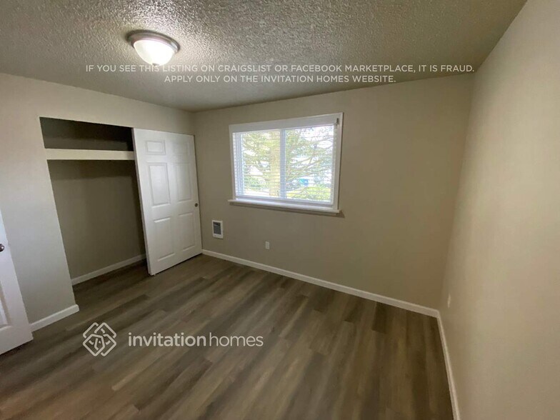 Building Photo - 3725 SW 332nd Pl