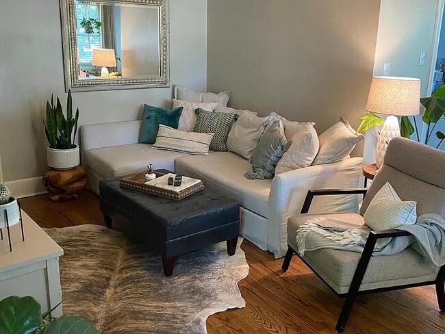 Building Photo - 2628 Union Ave Extended