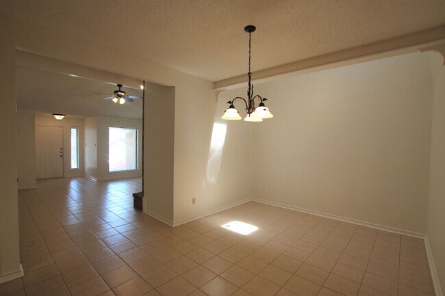 Building Photo - Available - Charming 2-bedroom, 2.5-bath townhome