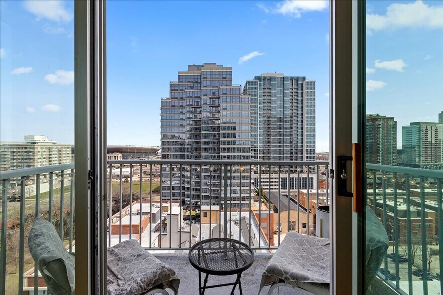 Building Photo - 1600 S Indiana Ave