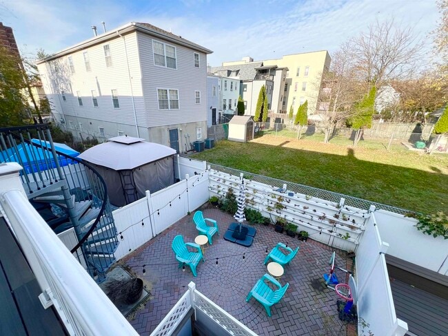 Building Photo - 42 Union St